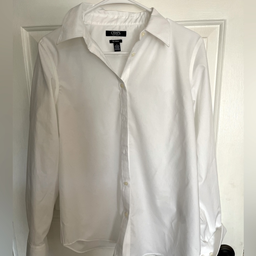 Chaps women’s size medium button blouse
